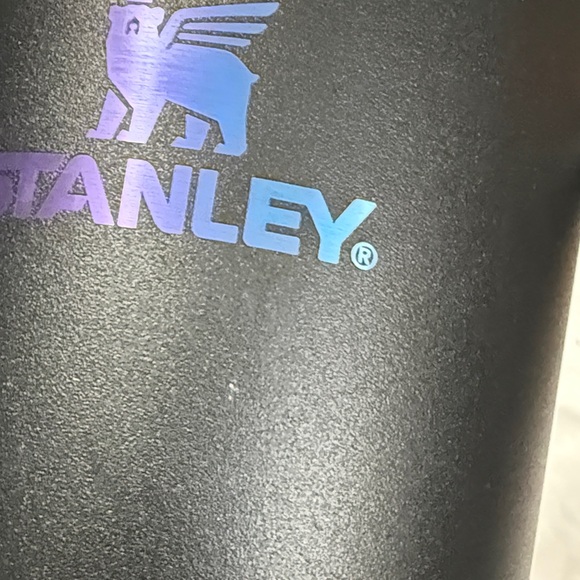 Stanley 40 oz quencher Travel Mug - Picture 3 of 8